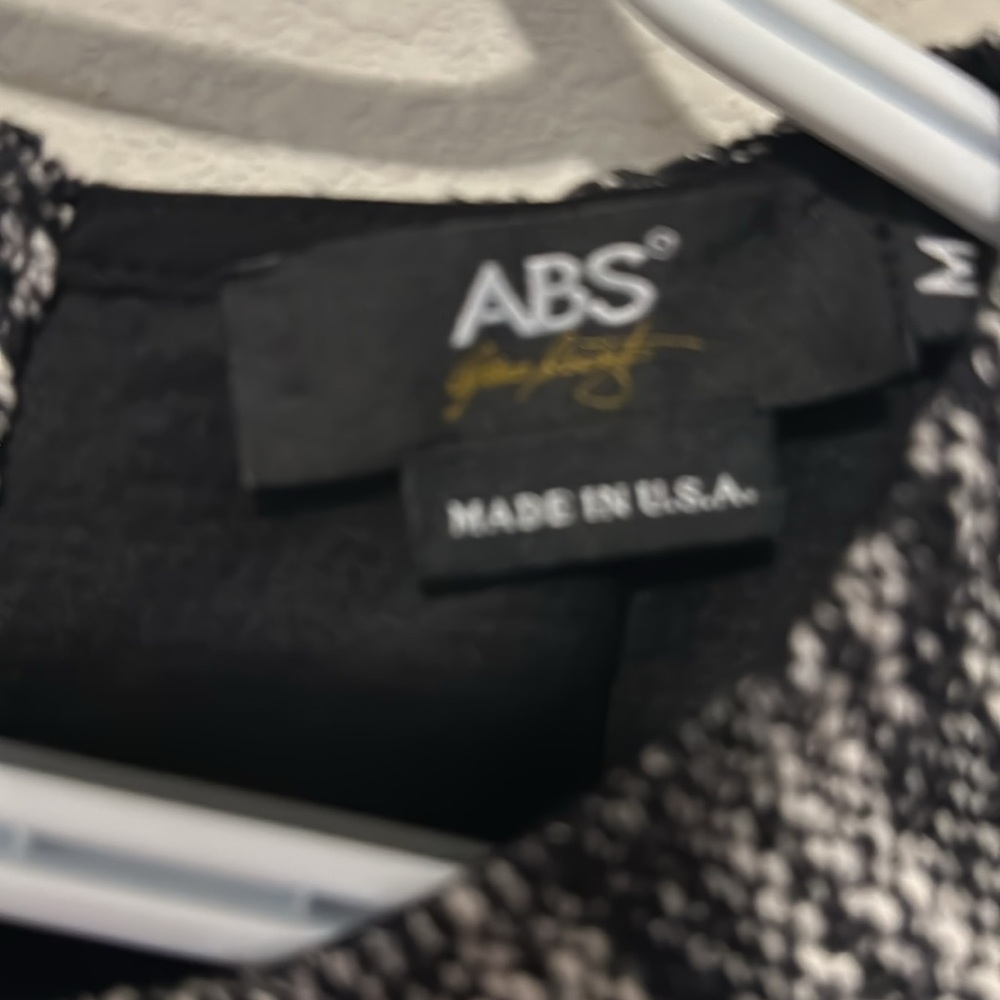 Abs - Picture 3 of 5